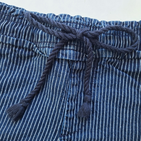 LOFT Blue/White Engineer Striped Casual Drawstring Tie Waist Cotton Shorts - XS - Picture 4 of 7